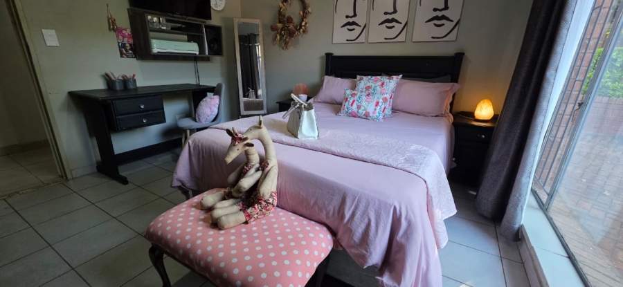 To Let 7 Bedroom Property for Rent in Safari Gardens North West